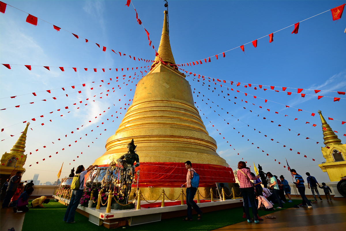 Wat Saket or Phu Khao Thong